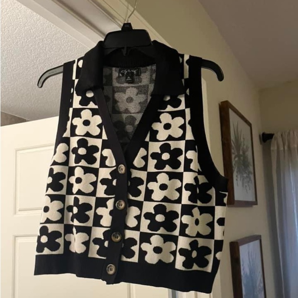 Sweater vest